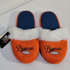 Broncos Furry Slippers L 9/10